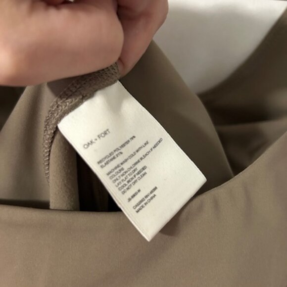 Fitted Romper with Pockets - Picture 4 of 4